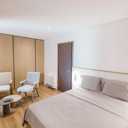Villa 66 *
